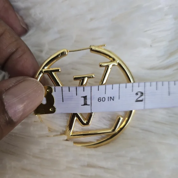 Gold Fashion Logo Hoop Pierced Earrings 2 sizes - Picture 13 of 15